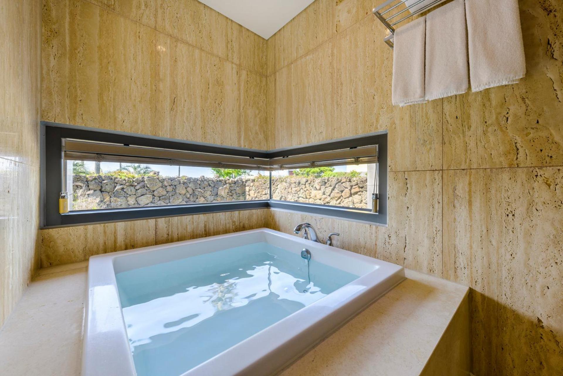 Stanford Hotel & Resort Jeju Extérieur photo